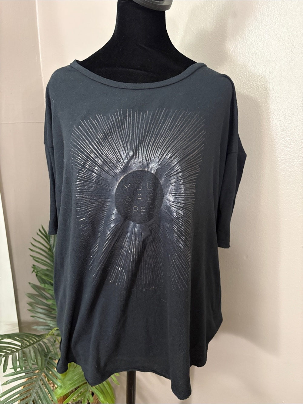 Spiritual Gangster Black Graphic “You Are Free”Short Sleeve Tee women’s size L